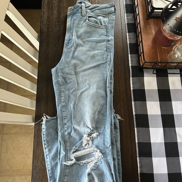 American Eagle Outfitters Light Blue Jeans - Picture 1 of 2